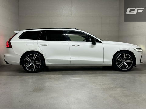 Volvo V60 2.0 T8 Recharge AWD R-Design Pano H/K Trekh. CarPlay