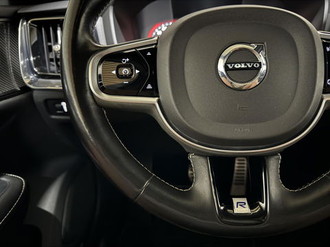 Volvo V60 2.0 T8 Recharge AWD R-Design Pano H/K Trekh. CarPlay