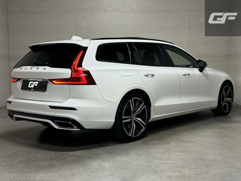 Volvo V60 2.0 T8 Recharge AWD R-Design Pano H/K Trekh. CarPlay