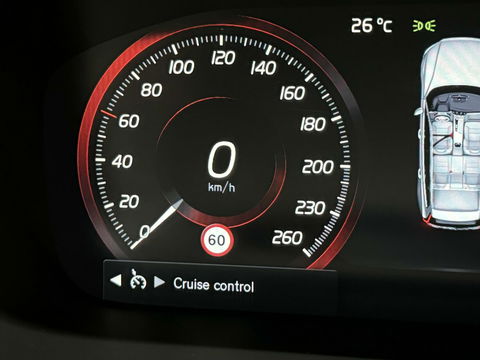 Volvo V60 2.0 T8 Recharge AWD R-Design Pano H/K Trekh. CarPlay