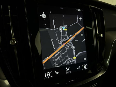 Volvo V60 2.0 T8 Recharge AWD R-Design Pano H/K Trekh. CarPlay