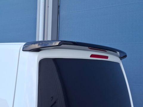 Volkswagen Transporter 2.0 TDI L2H1 30 DC VERLAAGD / SPOILERS IN KLEUR / AIRCO / CRUISE /  DUBBEL CABINE