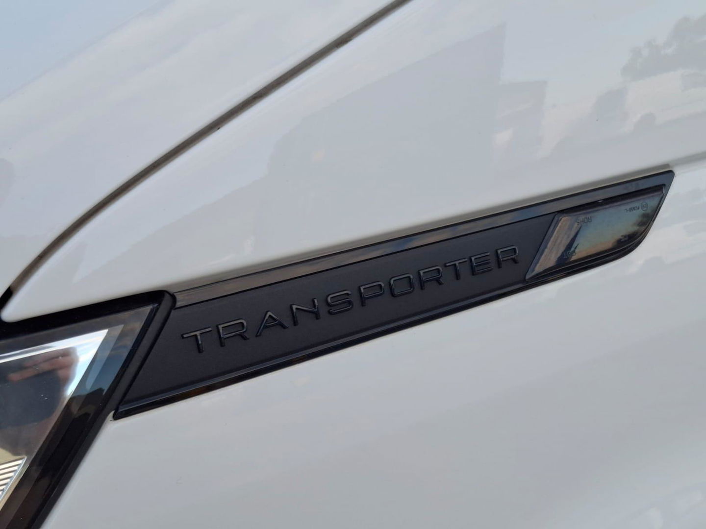 Volkswagen Transporter 2.0 TDI L2H1 30 DC VERLAAGD / SPOILERS IN KLEUR / AIRCO / CRUISE /  DUBBEL CABINE