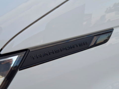 Volkswagen Transporter 2.0 TDI L2H1 30 DC VERLAAGD / SPOILERS IN KLEUR / AIRCO / CRUISE /  DUBBEL CABINE