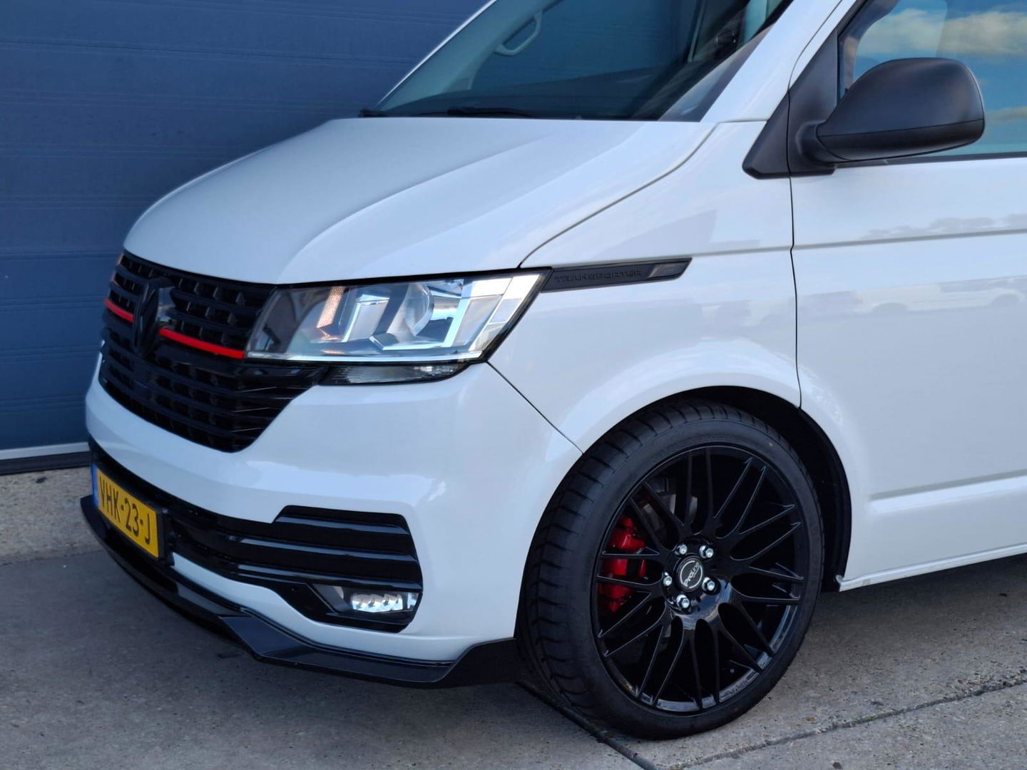 Volkswagen Transporter 2.0 TDI L2H1 30 DC VERLAAGD / SPOILERS IN KLEUR / AIRCO / CRUISE /  DUBBEL CABINE