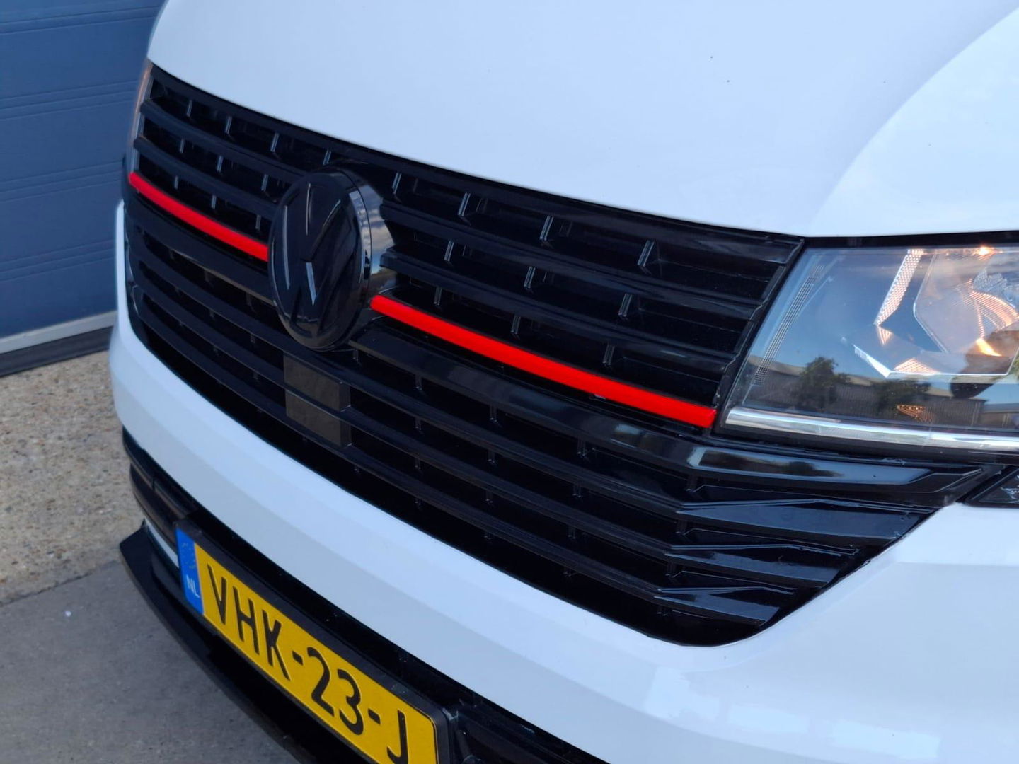 Volkswagen Transporter 2.0 TDI L2H1 30 DC VERLAAGD / SPOILERS IN KLEUR / AIRCO / CRUISE /  DUBBEL CABINE