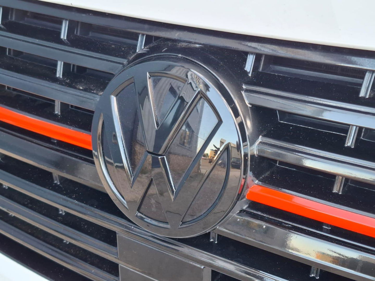Volkswagen Transporter 2.0 TDI L2H1 30 DC VERLAAGD / SPOILERS IN KLEUR / AIRCO / CRUISE /  DUBBEL CABINE