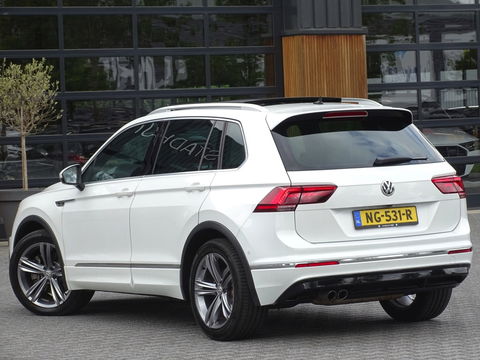 Volkswagen Tiguan 2.0 TSI 4-Motion 180PK / R-Line / ACC / Keyless / Pano / LED /