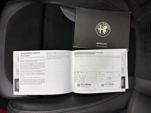 Alfa Romeo Stelvio 2.9 V6 AWD Quadrifoglio (INCL-BTW) Aut. *PANO | LEATHER-ALCANTARA | XENON | ADAPTIVE-CRUISE | BLIND-SPOT | HARMAN/KARDON | MEMORY-PACK | HEATED-SPORTSEATS | DAB+ | KEYLESS | CARPLAY | NAVI-FULLMAP | CARBON-INLAY |