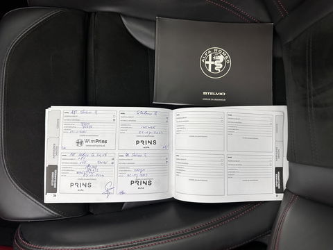 Alfa Romeo Stelvio 2.9 V6 AWD Quadrifoglio (INCL-BTW) Aut. *PANO | LEATHER-ALCANTARA | XENON | ADAPTIVE-CRUISE | BLIND-SPOT | HARMAN/KARDON | MEMORY-PACK | HEATED-SPORTSEATS | DAB+ | KEYLESS | CARPLAY | NAVI-FULLMAP | CARBON-INLAY |