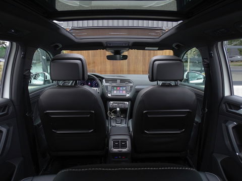 Volkswagen Tiguan 2.0 TSI 4-Motion 180PK / R-Line / ACC / Keyless / Pano / LED /