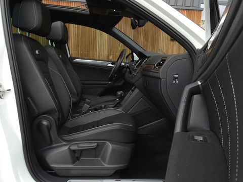 Volkswagen Tiguan 2.0 TSI 4-Motion 180PK / R-Line / ACC / Keyless / Pano / LED /
