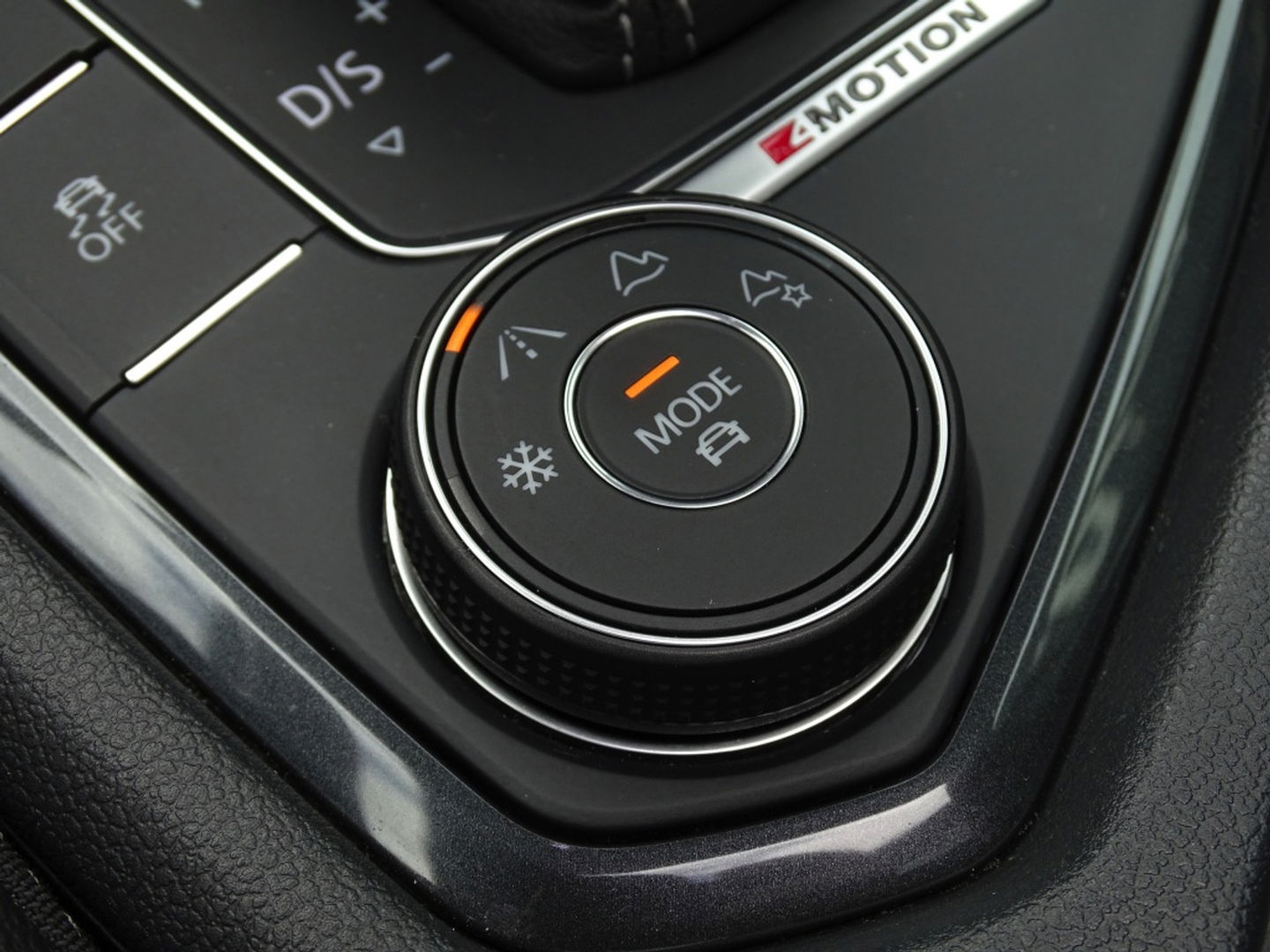 Volkswagen Tiguan 2.0 TSI 4-Motion 180PK / R-Line / ACC / Keyless / Pano / LED /