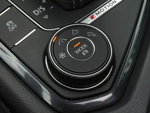 Volkswagen Tiguan 2.0 TSI 4-Motion 180PK / R-Line / ACC / Keyless / Pano / LED /