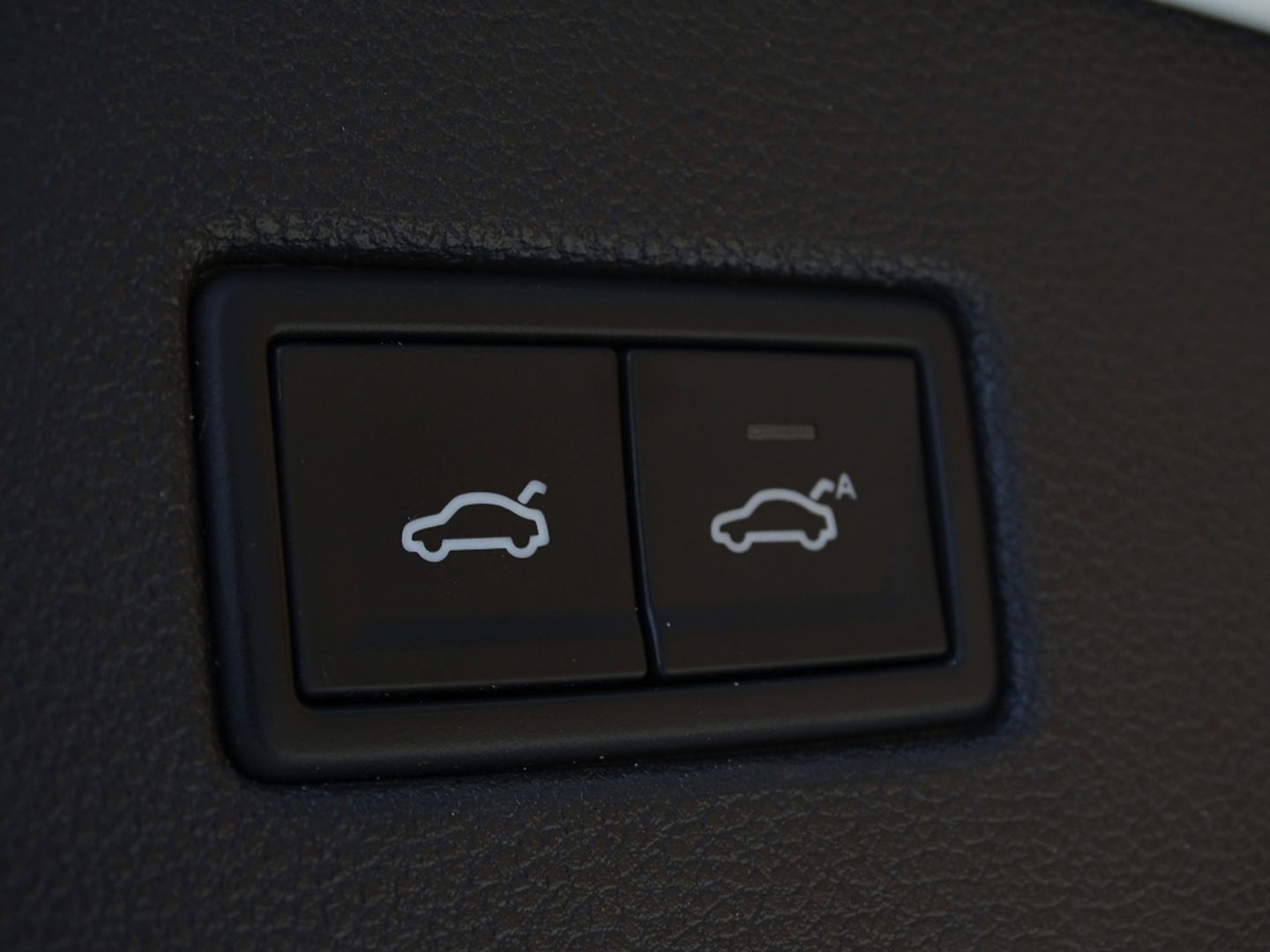 Volkswagen Tiguan 2.0 TSI 4-Motion 180PK / R-Line / ACC / Keyless / Pano / LED /