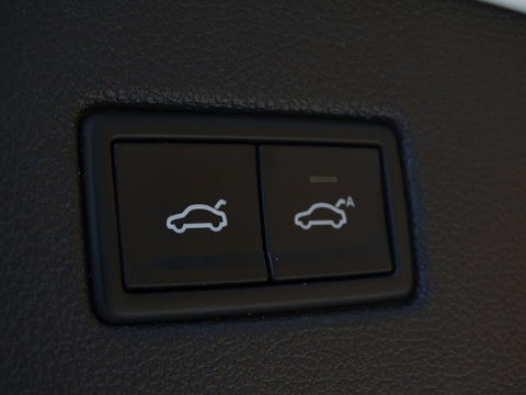 Volkswagen Tiguan 2.0 TSI 4-Motion 180PK / R-Line / ACC / Keyless / Pano / LED /