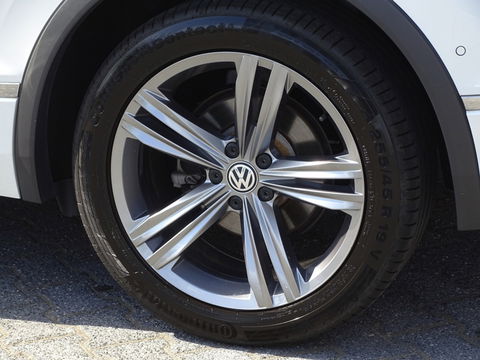 Volkswagen Tiguan 2.0 TSI 4-Motion 180PK / R-Line / ACC / Keyless / Pano / LED /