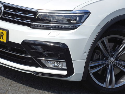 Volkswagen Tiguan 2.0 TSI 4-Motion 180PK / R-Line / ACC / Keyless / Pano / LED /