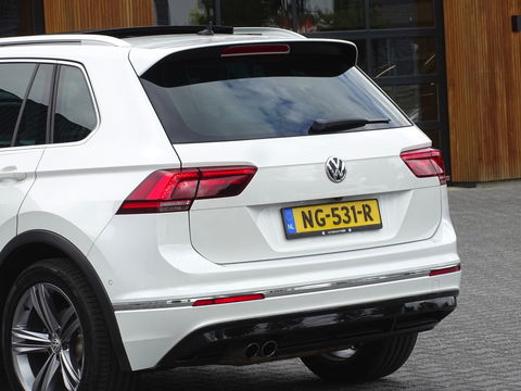 Volkswagen Tiguan 2.0 TSI 4-Motion 180PK / R-Line / ACC / Keyless / Pano / LED /