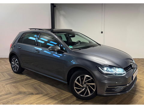 Volkswagen Golf 1.5 TSI Highline PANO CAM PDC