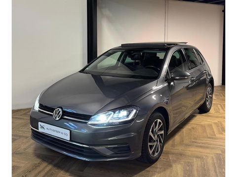 Volkswagen Golf 1.5 TSI Highline PANO CAM PDC