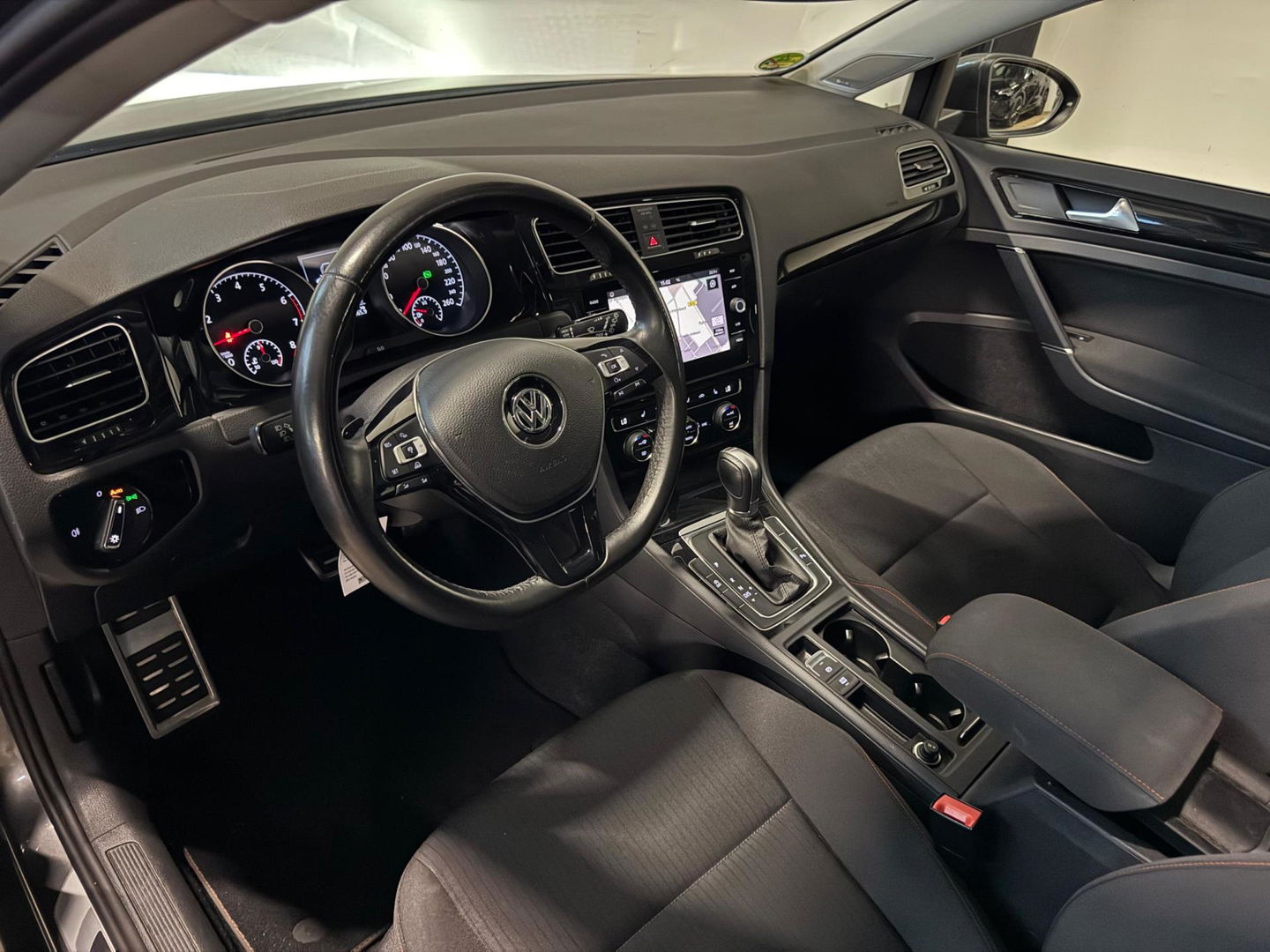 Volkswagen Golf 1.5 TSI Highline PANO CAM PDC