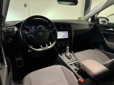 Volkswagen Golf 1.5 TSI Highline PANO CAM PDC