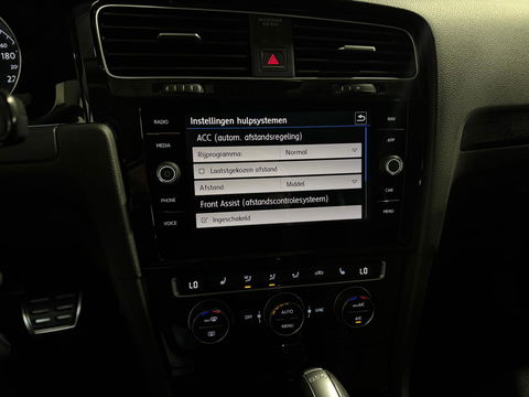 Volkswagen Golf 1.5 TSI Highline PANO CAM PDC
