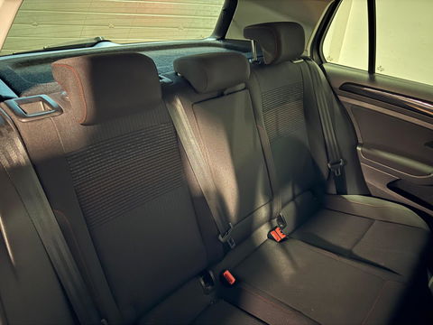 Volkswagen Golf 1.5 TSI Highline PANO CAM PDC