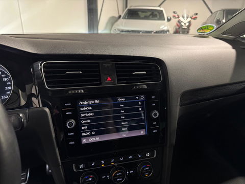 Volkswagen Golf 1.5 TSI Highline PANO CAM PDC