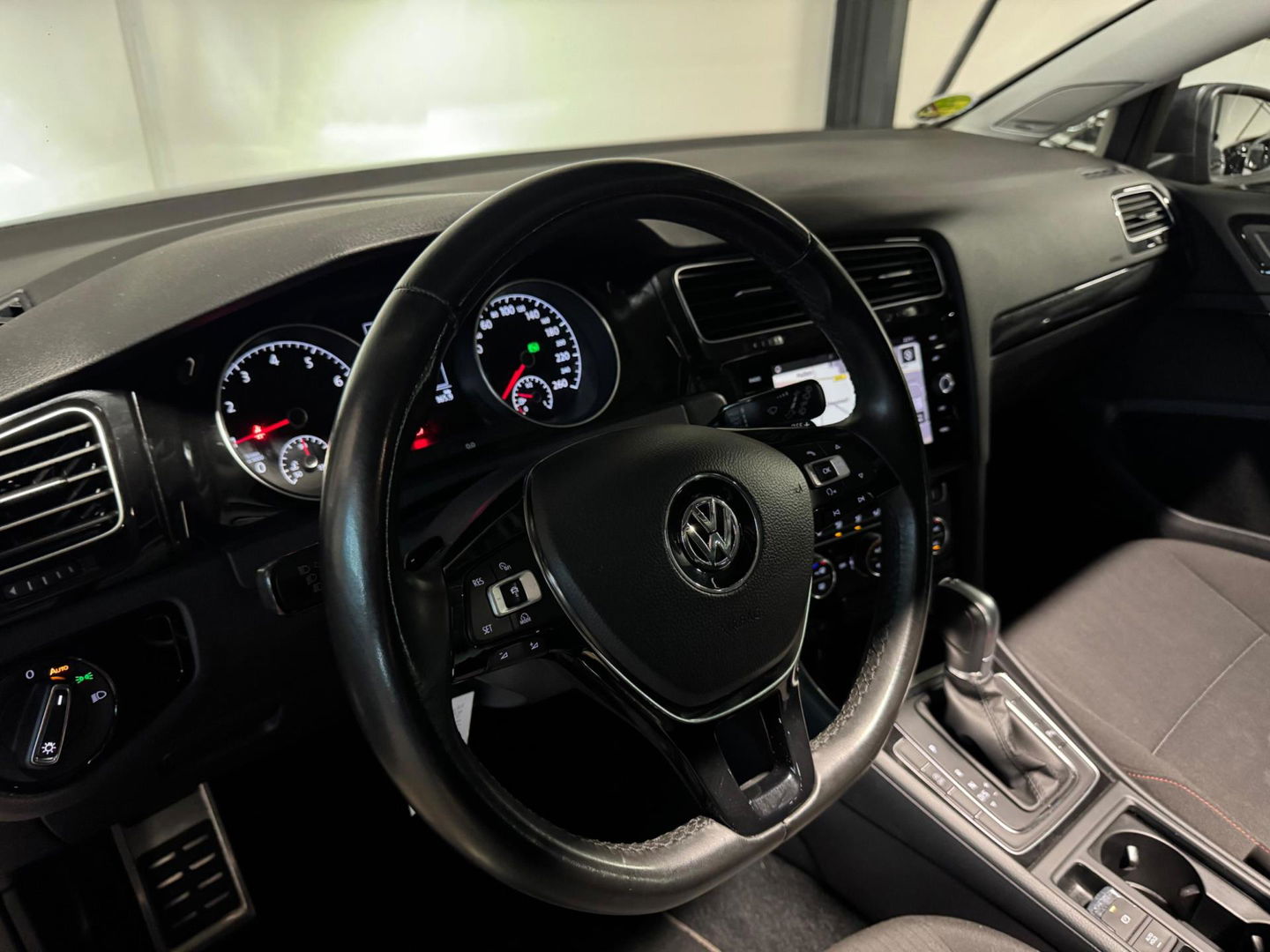 Volkswagen Golf 1.5 TSI Highline PANO CAM PDC