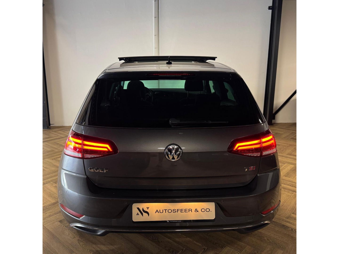 Volkswagen Golf 1.5 TSI Highline PANO CAM PDC