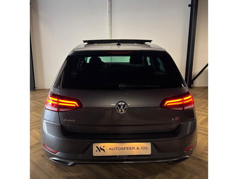 Volkswagen Golf 1.5 TSI Highline PANO CAM PDC