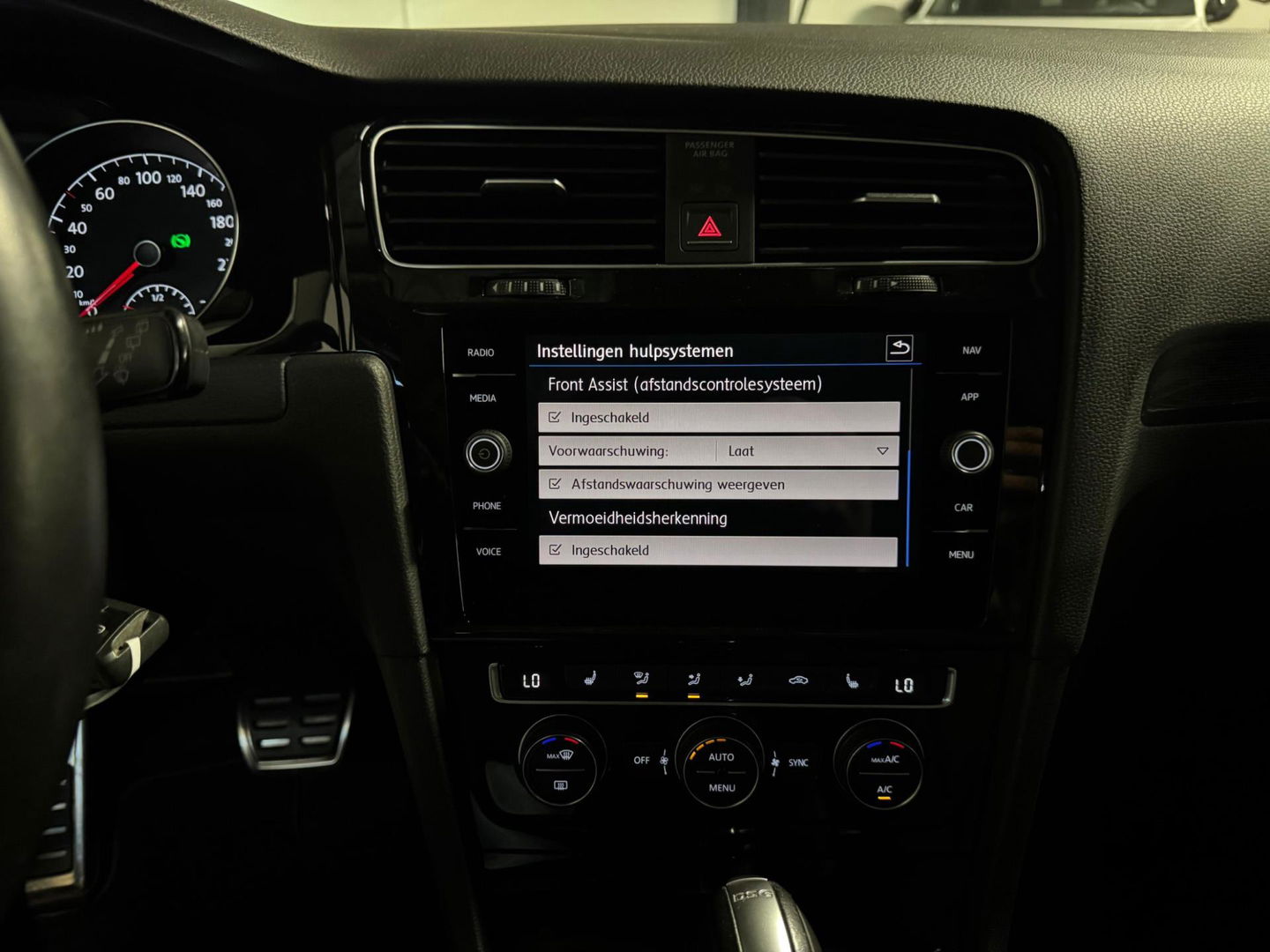 Volkswagen Golf 1.5 TSI Highline PANO CAM PDC