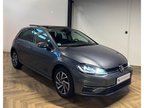 Volkswagen Golf 1.5 TSI Highline PANO CAM PDC
