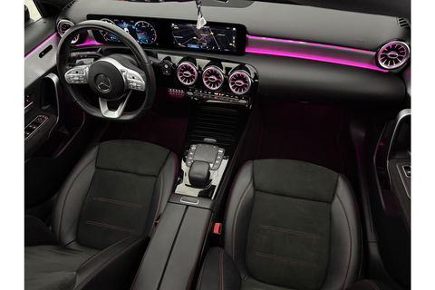 Mercedes-Benz A-Klasse 180 Business Solution AMG Pano Sfeerverl. Virtual LED Clima Cruise Carplay Navi PDC 18"LMV