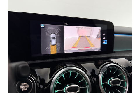 Mercedes-Benz A-Klasse 180 Business Solution AMG Pano Sfeerverl. Virtual LED Clima Cruise Carplay Navi PDC 18"LMV