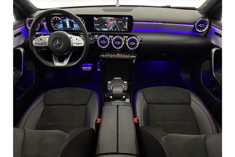 Mercedes-Benz A-Klasse 180 Business Solution AMG Pano Sfeerverl. Virtual LED Clima Cruise Carplay Navi PDC 18"LMV