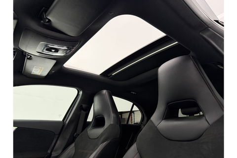 Mercedes-Benz A-Klasse 180 Business Solution AMG Pano Sfeerverl. Virtual LED Clima Cruise Carplay Navi PDC 18"LMV