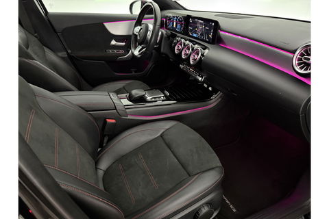 Mercedes-Benz A-Klasse 180 Business Solution AMG Pano Sfeerverl. Virtual LED Clima Cruise Carplay Navi PDC 18"LMV