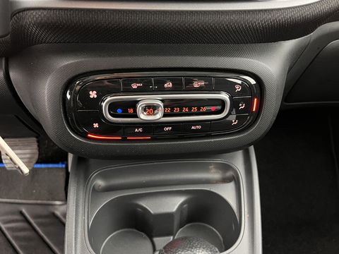 Smart Forfour electric drive prime 18 kWh *PANO | LUXURY-LEATHER | NAVI-FULLMAP | CAMERA | HEATED-COMFORTSEATS | AIRCO | CRUISE | 15''ALU*