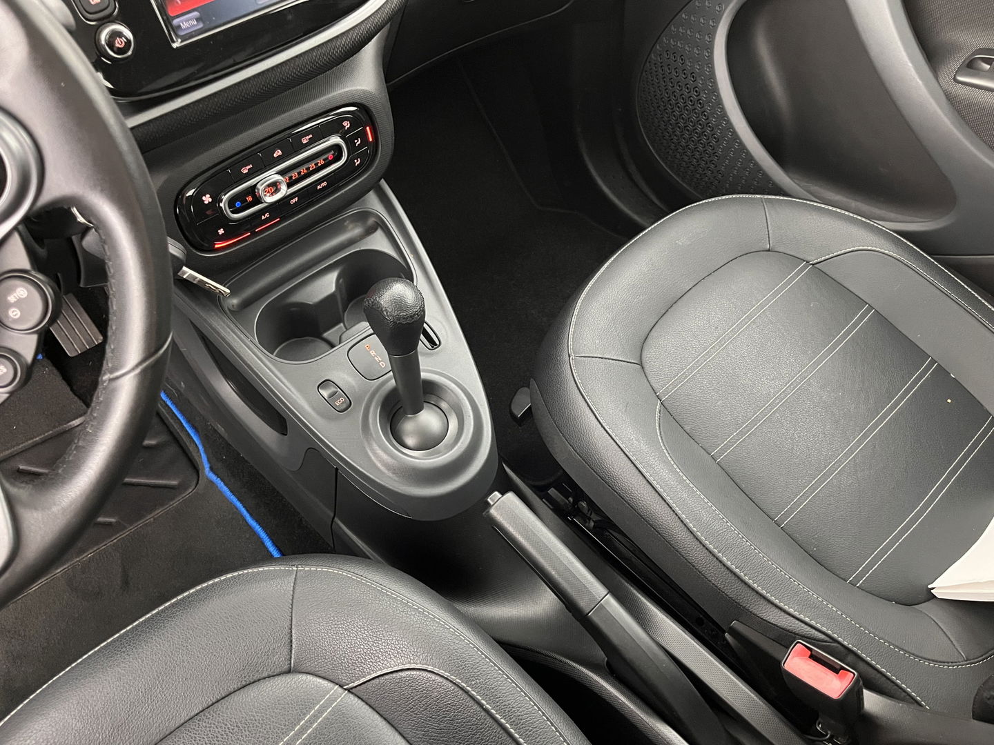 Smart Forfour electric drive prime 18 kWh *PANO | LUXURY-LEATHER | NAVI-FULLMAP | CAMERA | HEATED-COMFORTSEATS | AIRCO | CRUISE | 15''ALU*