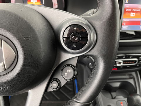 Smart Forfour electric drive prime 18 kWh *PANO | LUXURY-LEATHER | NAVI-FULLMAP | CAMERA | HEATED-COMFORTSEATS | AIRCO | CRUISE | 15''ALU*