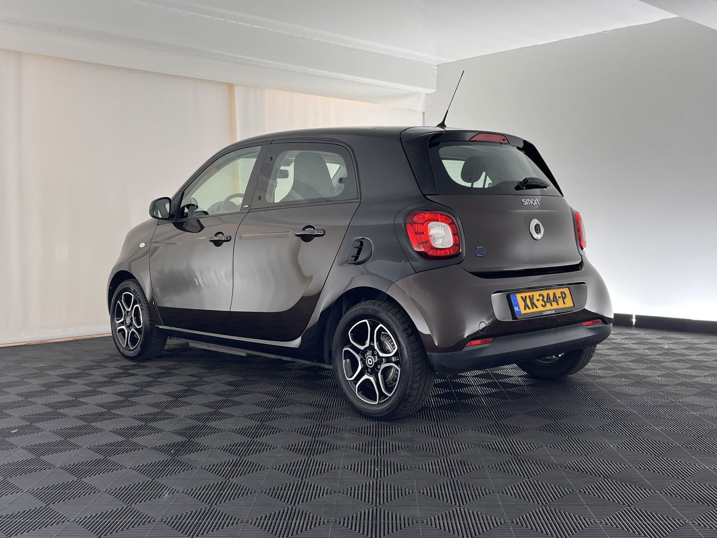 Smart Forfour electric drive prime 18 kWh *PANO | LUXURY-LEATHER | NAVI-FULLMAP | CAMERA | HEATED-COMFORTSEATS | AIRCO | CRUISE | 15''ALU*
