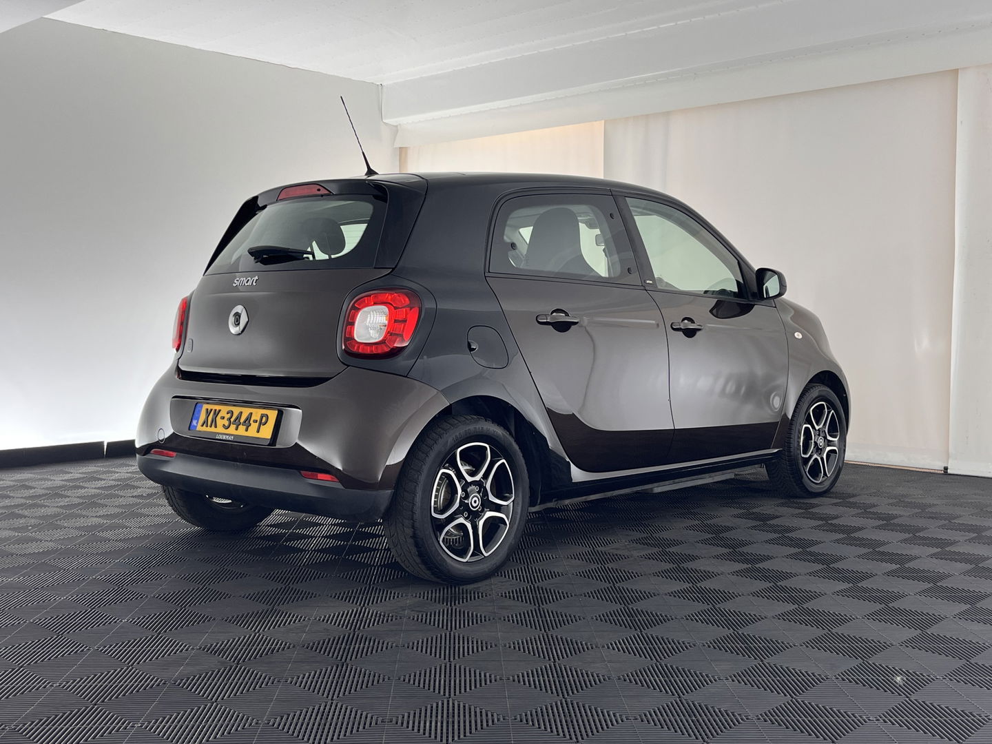 Smart Forfour electric drive prime 18 kWh *PANO | LUXURY-LEATHER | NAVI-FULLMAP | CAMERA | HEATED-COMFORTSEATS | AIRCO | CRUISE | 15''ALU*