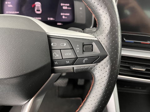 SEAT Leon 2.0 TDI FR-Sportpack Launch Edition (INCL-BTW) Aut.*PANO | LEATHER-FABRIC | FULL-LED | DIGI-COCKPIT | SPORT-SEATS | NAVI-FULLMAP | ECC | SHIFTPADDLES | PDC | AMBIENT-LIGHT | KEYLESS | PRIVACY-GLASS | 17''ALU*