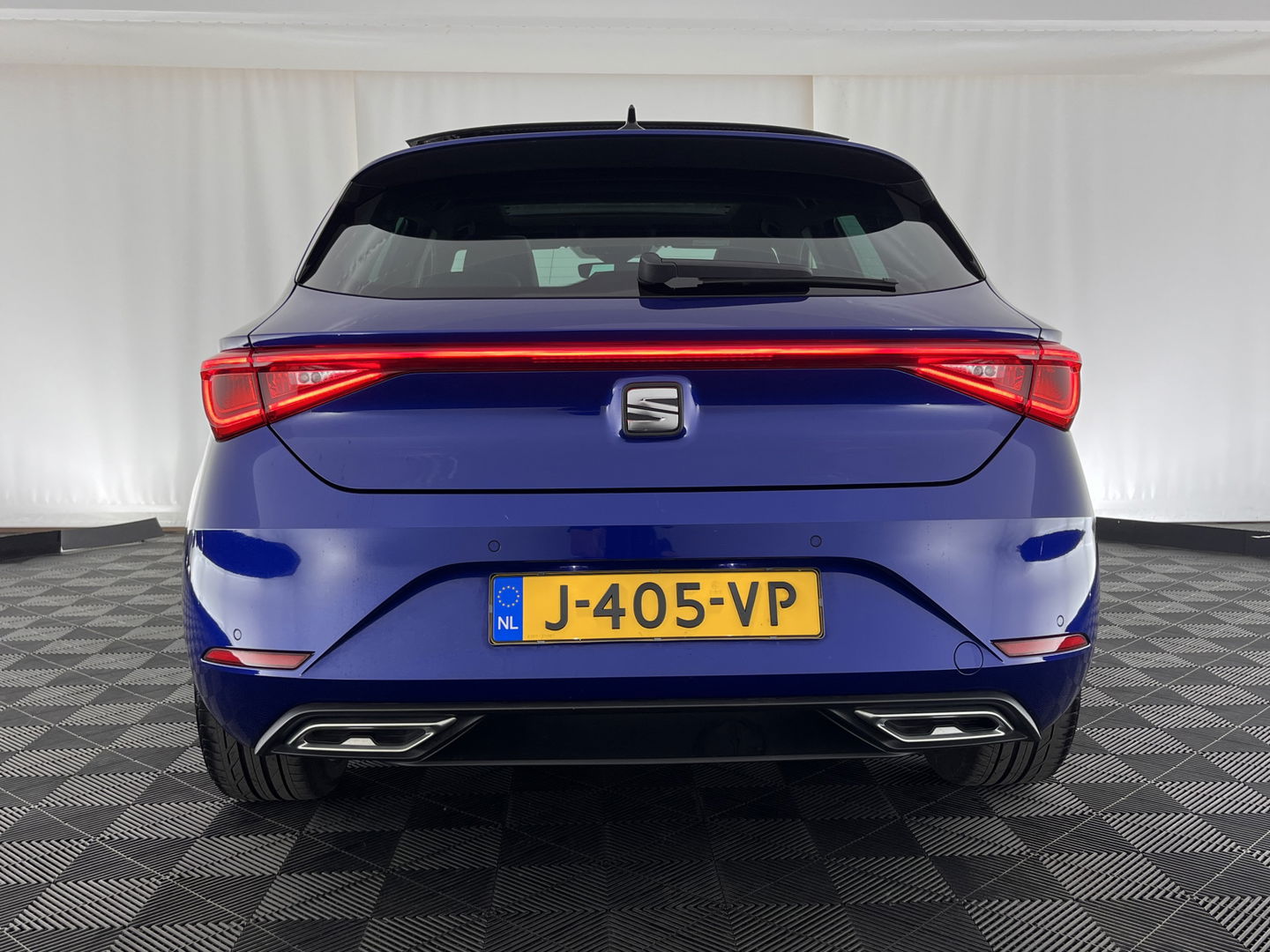 SEAT Leon 2.0 TDI FR-Sportpack Launch Edition (INCL-BTW) Aut.*PANO | LEATHER-FABRIC | FULL-LED | DIGI-COCKPIT | SPORT-SEATS | NAVI-FULLMAP | ECC | SHIFTPADDLES | PDC | AMBIENT-LIGHT | KEYLESS | PRIVACY-GLASS | 17''ALU*