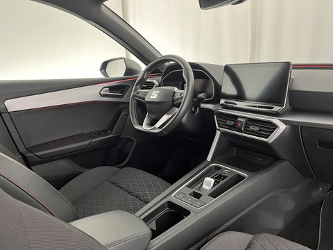 SEAT Leon 2.0 TDI FR-Sportpack Launch Edition (INCL-BTW) Aut.*PANO | LEATHER-FABRIC | FULL-LED | DIGI-COCKPIT | SPORT-SEATS | NAVI-FULLMAP | ECC | SHIFTPADDLES | PDC | AMBIENT-LIGHT | KEYLESS | PRIVACY-GLASS | 17''ALU*
