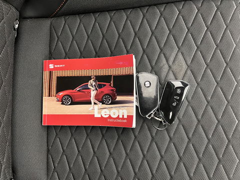SEAT Leon 2.0 TDI FR-Sportpack Launch Edition (INCL-BTW) Aut.*PANO | LEATHER-FABRIC | FULL-LED | DIGI-COCKPIT | SPORT-SEATS | NAVI-FULLMAP | ECC | SHIFTPADDLES | PDC | AMBIENT-LIGHT | KEYLESS | PRIVACY-GLASS | 17''ALU*