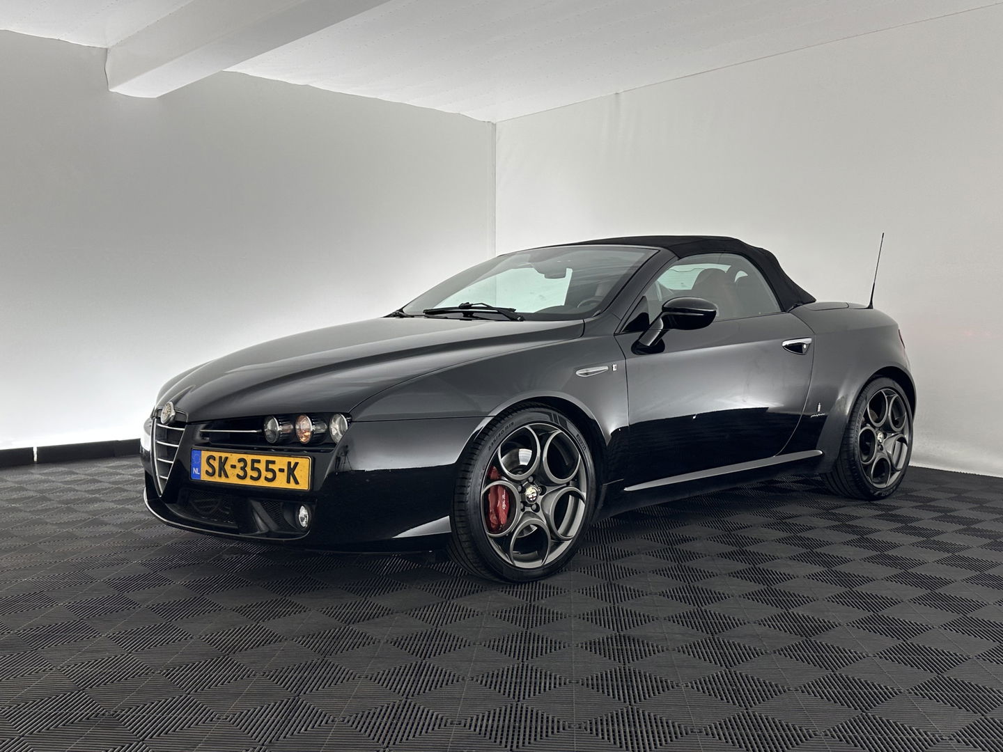 Alfa Romeo Spider 2.4 JTD Q-Tronic Exclusive TI-Sportpack Aut. *LUXURY-LEATHER | BI-XENON | SPORT-SEATS | ECC | SHIFTPADDLES | PDC | CRUISE | 19''ALU*
